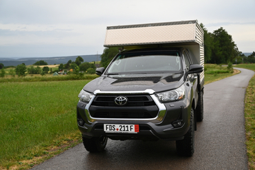 Toyota-Hilux mit Wohnkabine Exkab 5S KD von Nestle-Travel